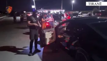 Sekuestrohen drogë, armë dhe një automjet luksoz pas kontrolleve në Tiranë dhe Krujë, arrestohen 2 persona
