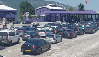 Sezoni turistik/ Fluks i lartë në të dy anët e kufirit Shqipëri–Kosovë