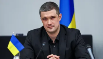 Sfidë e re për Zelenskyn/ Ish-ministri ukrainas kërkon zgjedhje gjatë luftës