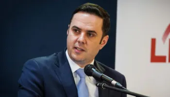 Shah Mat mbretit/ Lëvizja e Lumir Abdixhikut i hoqi Kurtit faktorin kohë