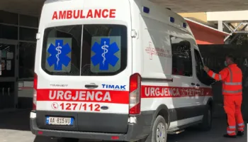 Shfaqi probleme shëndetësore. 37-vjeçarja shtatzënë humb jetën gjatë transportit nga Pogradeci në Tiranë