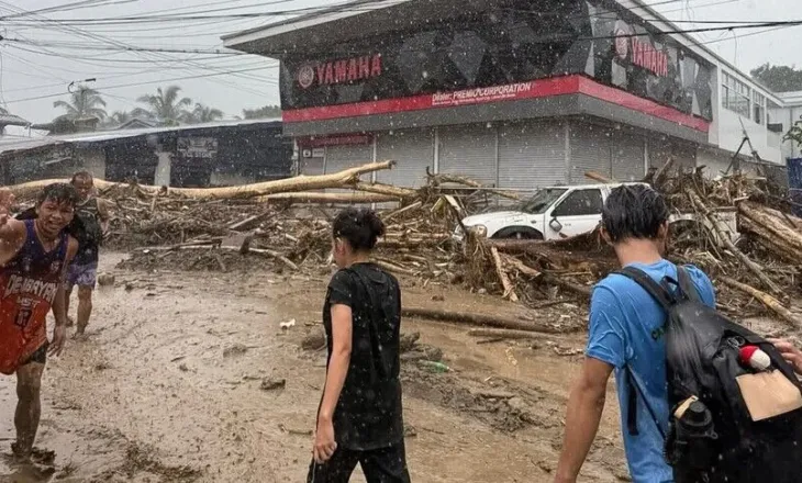 Shirat dhe ciklonet prekin mbi 380,000 njerëz në Filipine