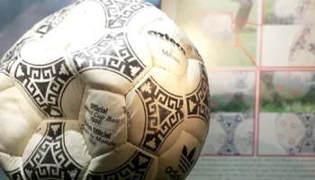 Shitet topi i ‘Dorës së Zotit”, blihet në ankand 2.9 milionë euro topi i golave legjendarë të Maradonës