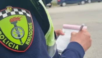 Shkaktoi aksident të shumëfishtë/ Nuk pranoi testin e alkoolit, 50 vjeçari përfundon në polici (EMRI)