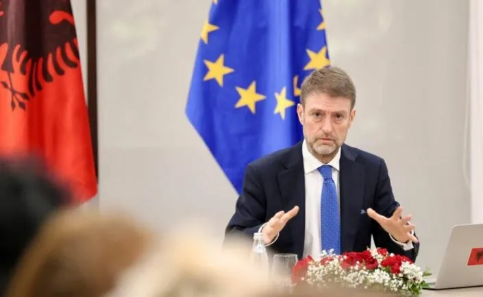 “Shkodra nuk bëhet serbe nga një konsullatë”, Hoxha: Patriotizmi matet me rezultate, jo me britma në rrjetet sociale