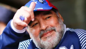 Shokuese në Argjentinë, zbulohet skandali në gjyqin për vdekjene  Maradonës: Analizat mjekësore i përkisnin të atit!