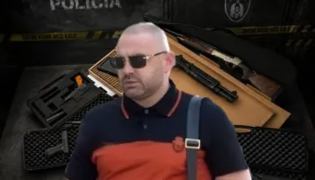 Shpataraku para GJKKO-së, i hiqet leja e armës dhe i sekuestrohet arsenali në banesë