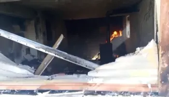 Shpërthen kondicioneri, digjet banesa dykatëshe në Fiershegan të Lushnjes