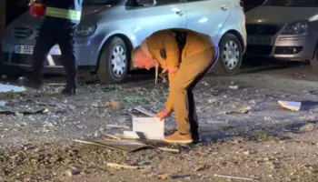Shpërthen një automjet në Laprakë, panik mes banorëve! Dyshohet se zjarri u shkaktua nga…