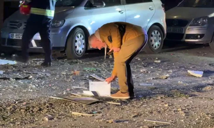 Shpërthen një automjet në Laprakë, panik mes banorëve! Dyshohet se zjarri u shkaktua nga…