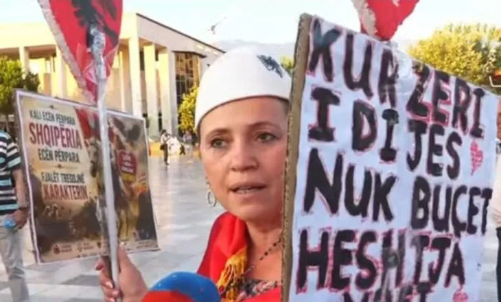 ‘Shqipëria kërkon revolucion’/ Protestuesit nisin marshimin drejt Kryeministrisë