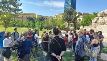 SHQIPËRIA MAGNET PËR TURISTËT, MILIONA TË HUAJ NË VETËM GJASHTË MUAJT E PARË