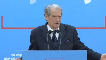  “Shqipëria, në duart e krimit”, Berisha: Shteti mbron bandat. Në PS bën karrierë ai që shan protestën