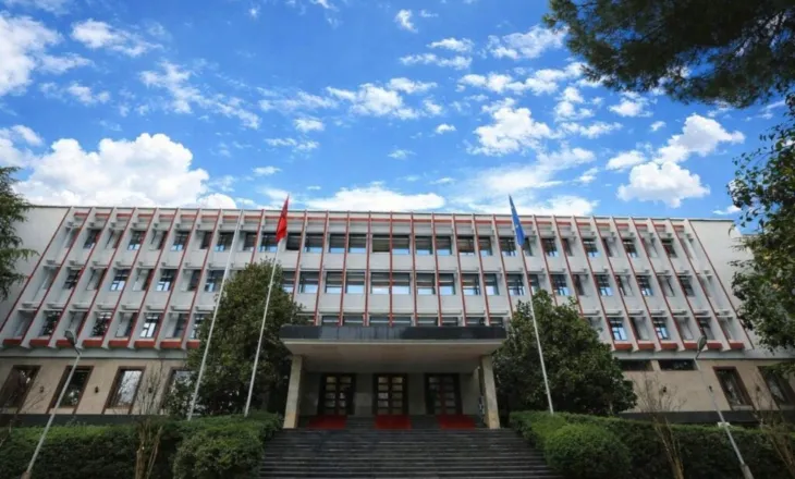 Shqiptarët drejt atdheut | Ministria e Jashtme: Koordinim me Kroacinë e Malin e Zi për kalim më të shpejtë
