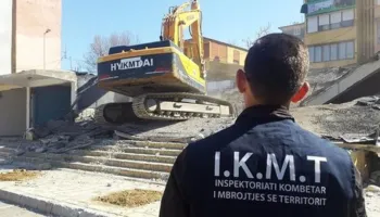 ‘Shteti’ zbarkon në Sarandë, prej shumë orësh kontroll territori në kantiere ndëtimi