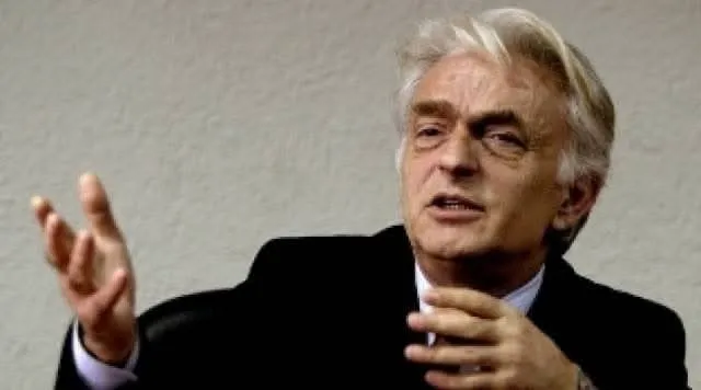 Shuhet profesor Eqrem Kryeziu, shqiptarët humbin intelektualin dhe veprimtarin e shquar