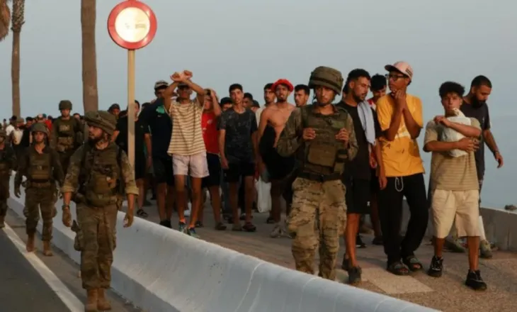 Si kriza e emigrantëve në Spanjë krijoi një stuhi politike, e nxitur nga mediat sociale
