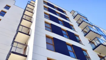 Si pritet të ndryshojnë çmimet e pronave në Durrës? Në 3–5 vitet e ardhshme, tregu pritet të favorizohet nga…
