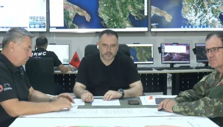 “Situata monitorohet 24 orë në shtatë ditë”/ Zjarret aktive në vend, ministri Nufi: Janë 650 forca të angazhuara