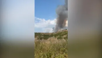 Situatë alarmante në Finiq, zjarri po përparon drejt zonave të banuara