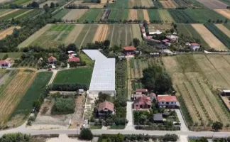Skema e Investimeve, fermerja në Lushnjë nis ndërtimin e një serre të re, synon tregjet europiane