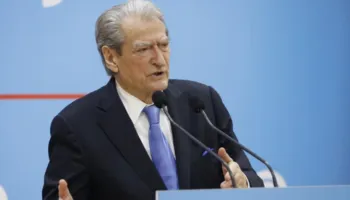 “Sonte proteston diaspora në Tiranë”/ Berisha: Ftoj çdo demokrat të jetë pjesë