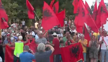 Sot dita e 70-të e protestës, nis marshimi i qytetarëve drejt Kryeministrisë: Rama, jep dorëheqjen!