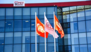 S&P Global Ratings rrit vlerësimin e BKT-së në ‘BB’, duke arritur tavanin e vlerësimit sovran të Shqipërisë, niveli më i lartë i mundshëm