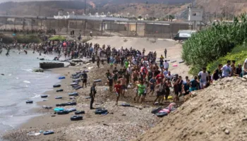Spanja blindon kufirin, ushtarët në rrugë pas thirrjeve për një tjetër valë emigrantësh
