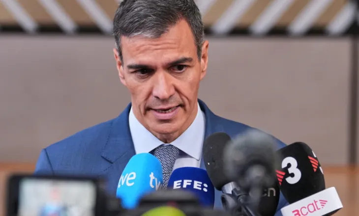 Spanja i vendos ultimatum Italisë: Hapni kufijtë ose përballuni me masa
