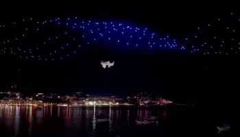 Spektakël i “Golden Voyager” në Lungomaren e Vlorës