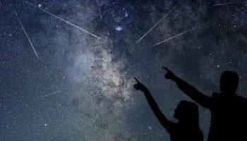 Spektakël i meteorëve, yje që bien edhe në qiellin e Tiranës