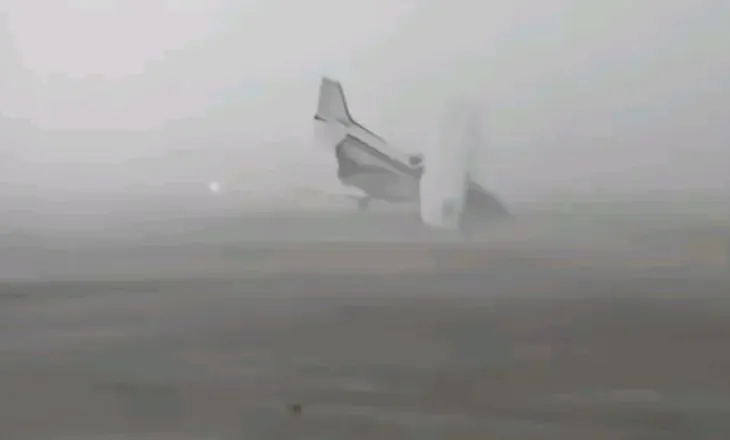 Stuhia e fuqishme godet Italinë, përmbysen avionët, mbyllet aeroporti! Probleme edhe në zonat e banuara (VIDEO)