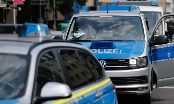 Sulm i armatosur në një shkollë private në Gjermani, vriten 2 persona, një nga viktimat dyshohet së ishte ish e dashura e autorit