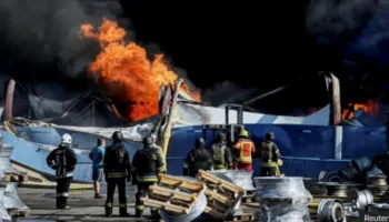 Sulmi rus në depot e armëve, deri tani 37 të vdekur dhe qindra të evakuar në Kiev