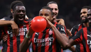 Sulmuesi i Milan marrëveshje për rikthimin në Premier League, klubi kuqezi pret ofertën e duhur