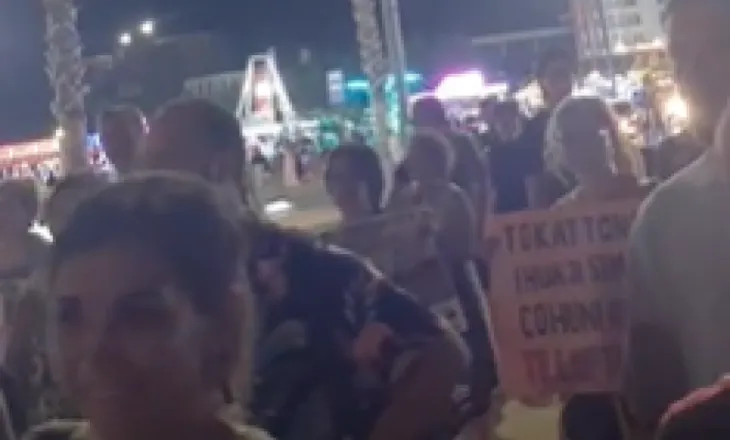 ‘Sumud’ dhe bijtë e diasporës i bashkohen protestës për Zvërnecin dhe Sazanin