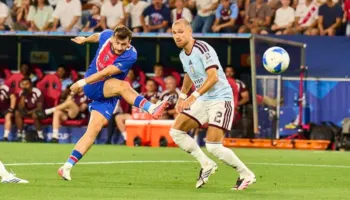 Superkupa e Europës mbetet në Paris, PSG mposht Aston Villën 2-1 në një finale dramatike!