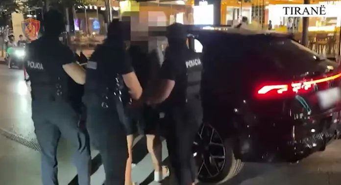 Superoperacioni i policisë në Tiranë, Fushë-Krujë, Bubq dhe Nikël, arreston dy persona, sekuestrohet kokainë e automjet luksoz