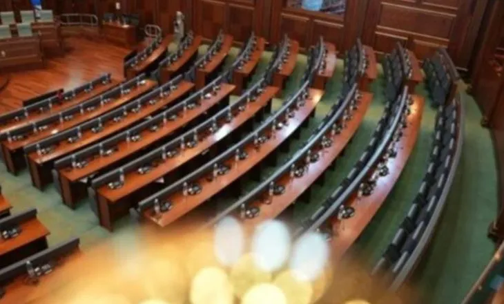 Takimi Kurti-Abdixhiku pa një marrëveshje për institucionet e reja, mbahet sot seanca konstituive e Kuvendit të Kosovës