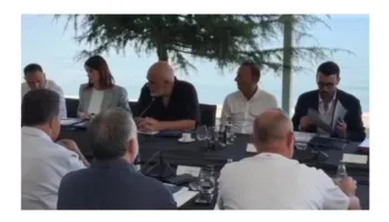 Takimi me dyer të mbyllura në Pogradec, çfarë po u kërkon Rama ministrave dhe deputetëve
