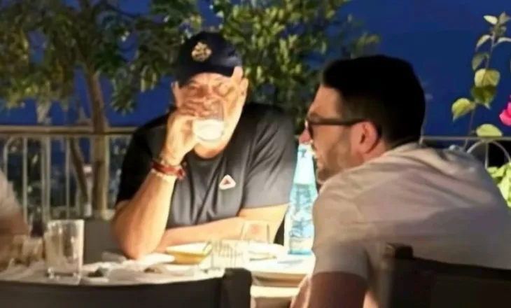 Takimi Rama-Soros në Dhërmi, gazetari: Kryeministri i takon publikisht miqtë, pa komplekse, pavarësisht ndarjeve politike