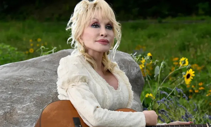 Taylor Swift, Jane Fonda, Paul McCartney e dhjetëra yje i japin lamtumirën Dolly Parton: “Nuk do të ketë kurrë një tjetër si ajo”