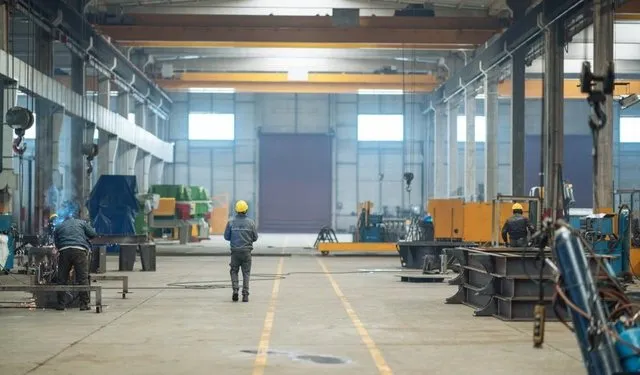 Të huajt në Shqipëri arrijnë rekordin e gati 39 mijë shtetasve, 60% e tyre për të punuar