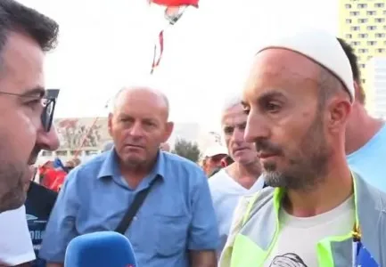 “Të jeni të sigurt që do e rrëzojmë”/ Protesta kombëtare dhe e Diasporës, aktivisti Arben Kola: Do e hedhim Ramën…