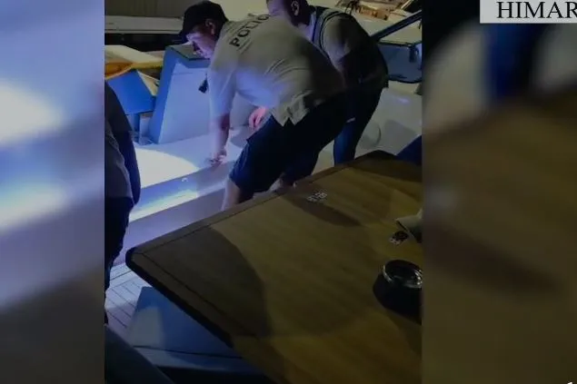 Të shtëna me armë brenda jahtit në Palasë/ Policia del me njoftim zyrtar dhe jep detaje: U shoqëruan 4 persona