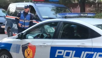 Të shtëna me armë pas sherrit mes kushërinjve, plumba në drejtim të mjetit