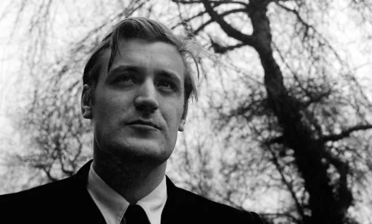 Ted Hughes, poeti i madh britanik që e lidhi krijimtarinë me natyrën dhe Devonin