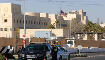 Tensionet në Lindjen e Mesme rriten, ambasada e SHBA-së u kërkon amerikanëve të rishikojnë udhëtimet në rajon