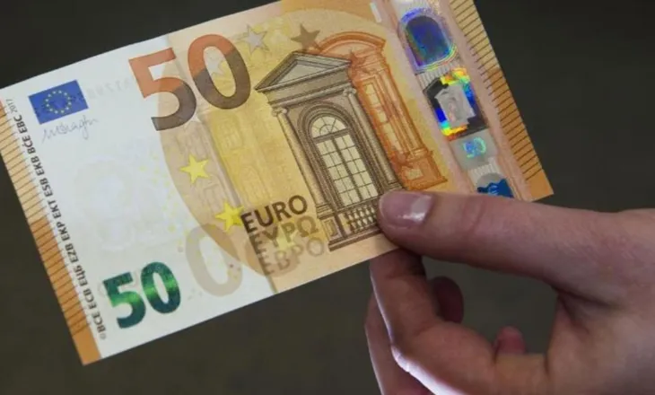 Tentoi t’u jepte 50 euro policëve për të shmangur gjobën/ Arrestohet shqiptari në Gjakovë